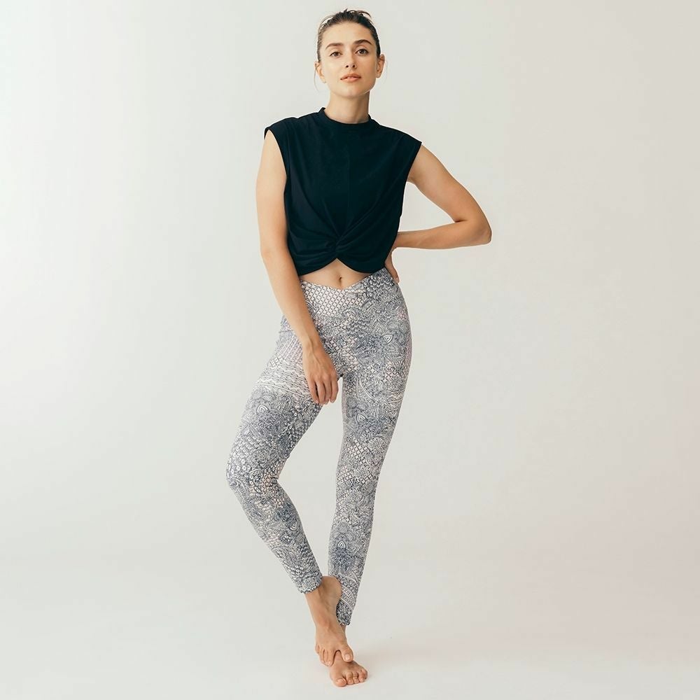 OUTLET】【LITHEE（リジー）】ショート丈ハイネックトップス（ブラック